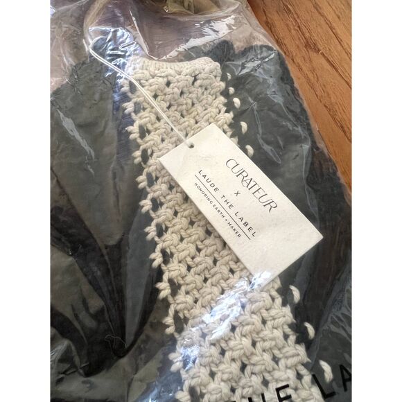 Laude the Label x Curateur Gabby Mini Macrame Bag Crochet with Wood Handle - Picture 5 of 5